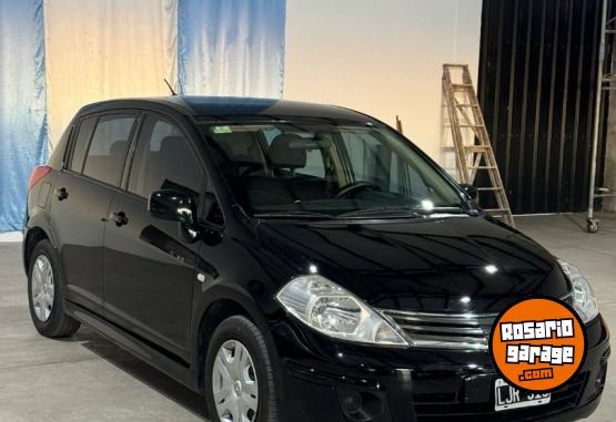 Autos - Nissan Tiida 2012 Nafta 180000Km - En Venta