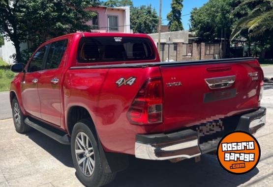 Camionetas - Toyota Hilux SRX 2017 Diesel 150000Km - En Venta