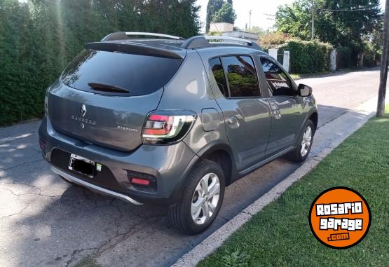 Autos - Renault Sandero stepway previlege 2015 Nafta 140000Km - En Venta