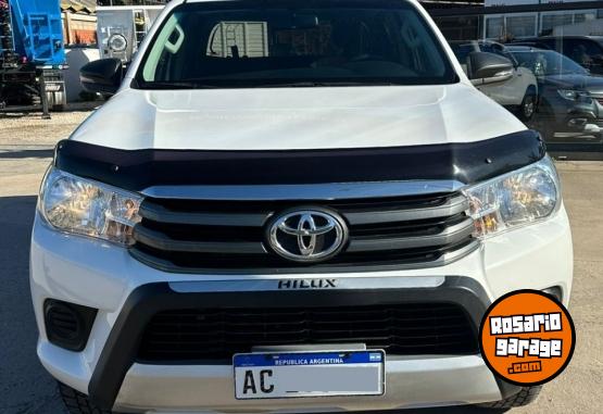 Camionetas - Toyota Hilux SR 2018 Diesel 82000Km - En Venta