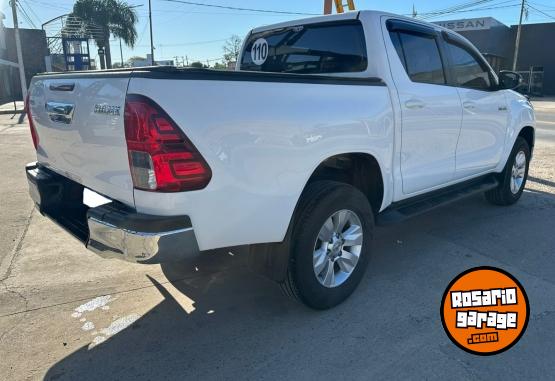 Camionetas - Toyota Hilux SR 2018 Diesel 82000Km - En Venta