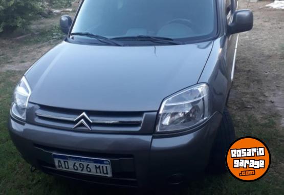 Utilitarios - Citroen Berlingo xtr 2019 Diesel 125000Km - En Venta