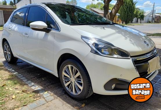 Autos - Peugeot 208 2017 Nafta 72000Km - En Venta