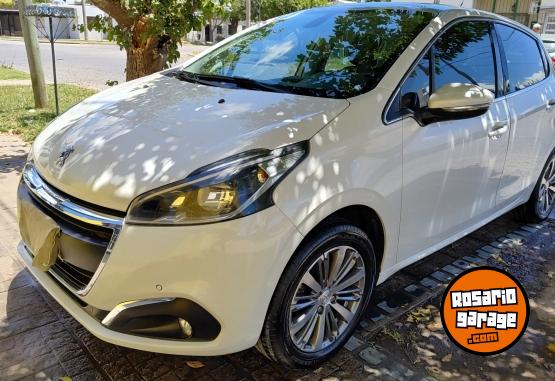 Autos - Peugeot 208 2017 Nafta 72000Km - En Venta