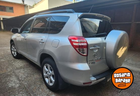 Camionetas - Toyota RAV 4 2010 Nafta 244000Km - En Venta