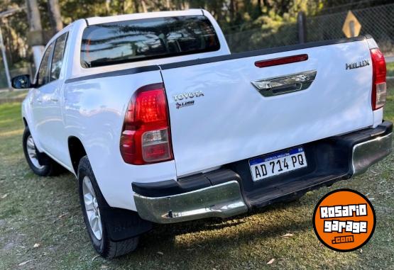 Camionetas - Toyota Hilux SR 4X4 MT 2019 Diesel 215000Km - En Venta