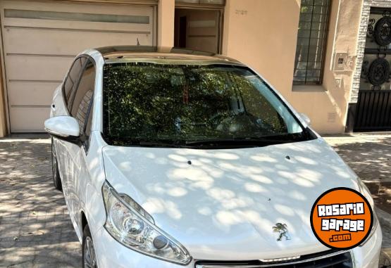 Autos - Peugeot 208 2015 Nafta 84000Km - En Venta