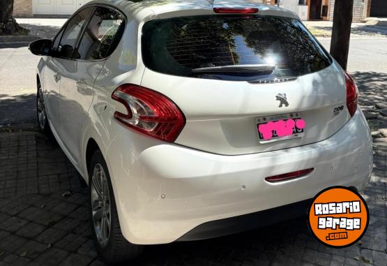 Autos - Peugeot 208 2015 Nafta 84000Km - En Venta