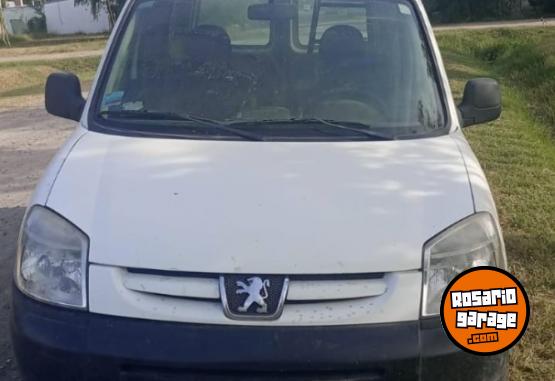 Utilitarios - Peugeot Partner HDI 2012 Diesel 140000Km - En Venta