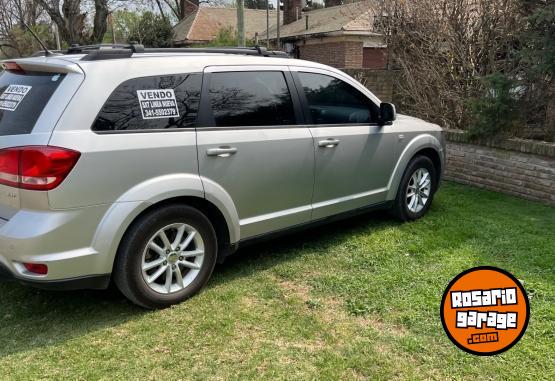 Camionetas - Dodge JOURNEY 2014 Nafta 110000Km - En Venta