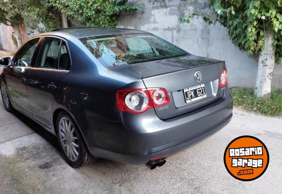 Autos - Volkswagen Vento 2.0 full full 2011 Nafta 147000Km - En Venta