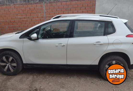 Autos - Peugeot 2008 feline 2016 Nafta 98000Km - En Venta