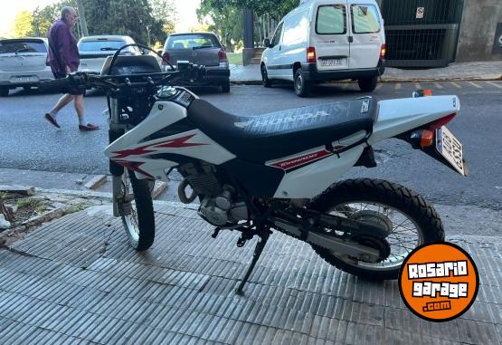 Motos - Honda Tornado 2018 Nafta 15700Km - En Venta