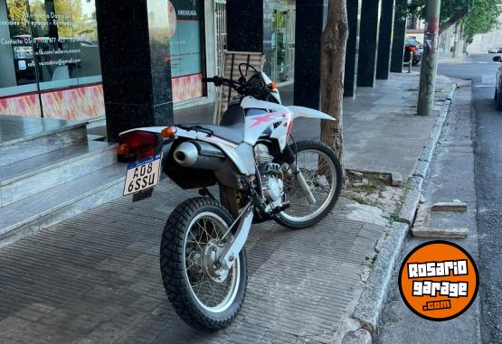 Motos - Honda Tornado 2018 Nafta 15700Km - En Venta