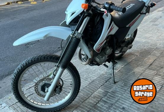 Motos - Honda Tornado 2018 Nafta 15700Km - En Venta