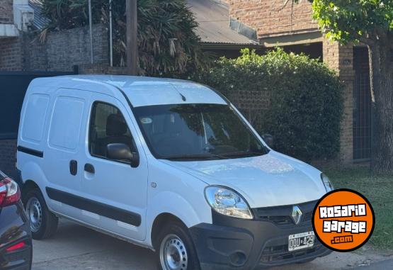 Utilitarios - Renault Kangoo 2015 GNC 150000Km - En Venta