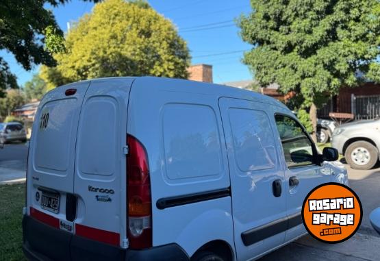 Utilitarios - Renault Kangoo 2015 GNC 150000Km - En Venta