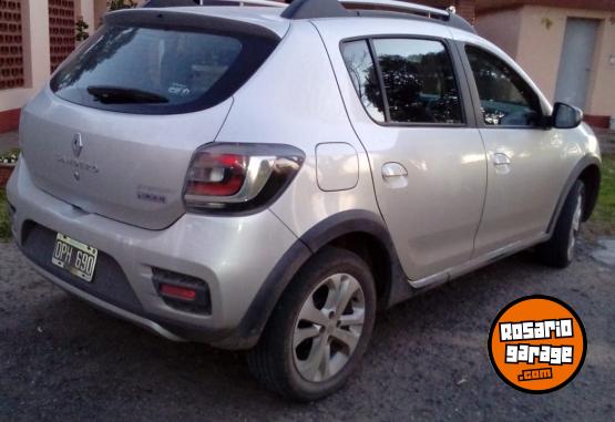 Autos - Renault Sandero StepWay 2015 GNC 220000Km - En Venta