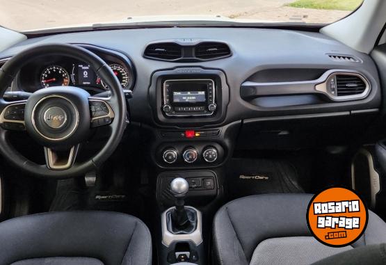 Camionetas - Jeep Renegade no eco tracker 2017 Nafta 105000Km - En Venta