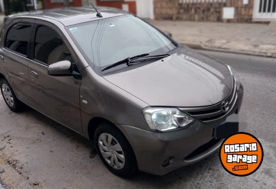 Autos - Toyota ETIOS XS 2016 Nafta 92000Km - En Venta