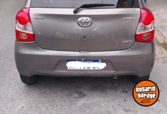 Autos - Toyota ETIOS XS 2016 Nafta 92000Km - En Venta