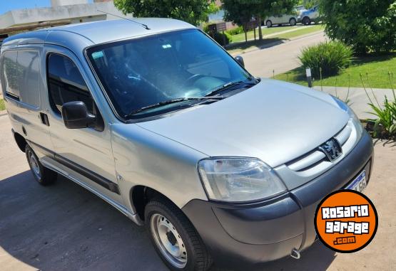 Utilitarios - Peugeot Partner 2022 Diesel 51000Km - En Venta