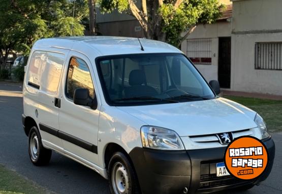 Utilitarios - Peugeot Partner 2016 Diesel 180000Km - En Venta