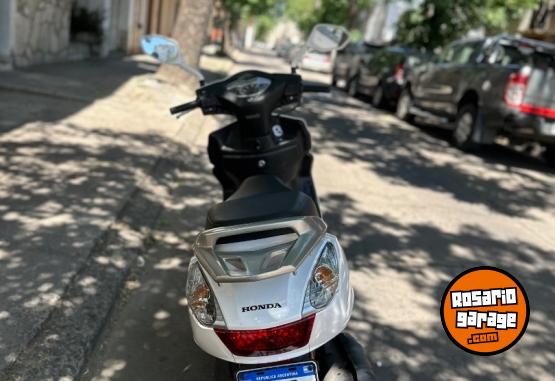 Motos - Honda Elite 125 2017 Nafta 13100Km - En Venta