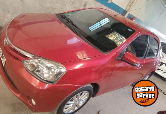 Autos - Toyota Etios 2015 Nafta 92000Km - En Venta