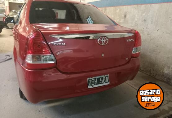 Autos - Toyota Etios 2015 Nafta 92000Km - En Venta