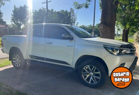 Camionetas - Toyota Hilux SRX 4x4 2018 Diesel 130000Km - En Venta