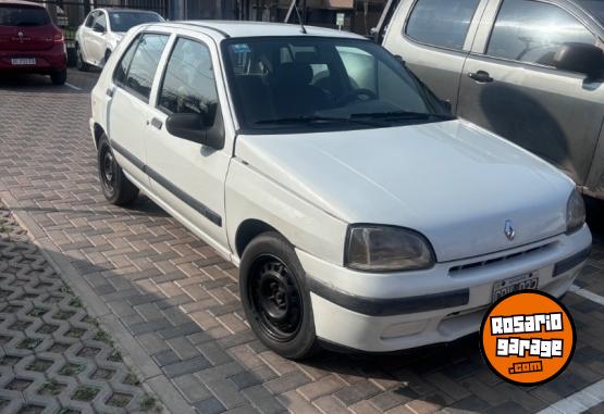 Autos - Renault 1.9 1999 Diesel 240000Km - En Venta