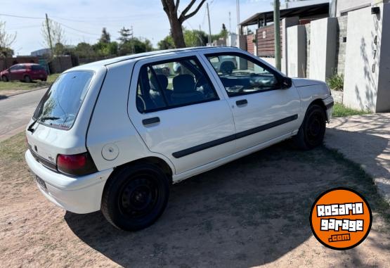 Autos - Renault 1.9 1999 Diesel 240000Km - En Venta