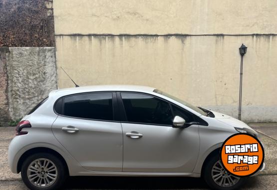 Autos - Peugeot 208 2019 Nafta 35000Km - En Venta