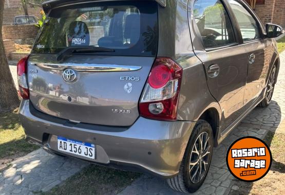 Autos - Toyota ETIOS XLS 2018 Nafta 99500Km - En Venta