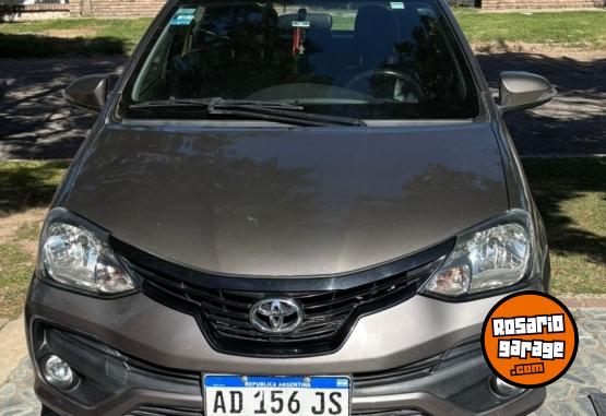 Autos - Toyota ETIOS XLS 2018 Nafta 99500Km - En Venta