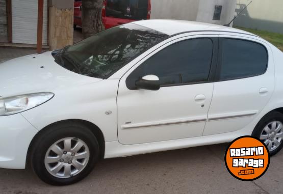 Autos - Peugeot 207 2013 Diesel 140000Km - En Venta