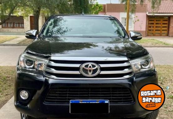 Camionetas - Toyota Hilux SRX 4x4 2017 Diesel 197000Km - En Venta