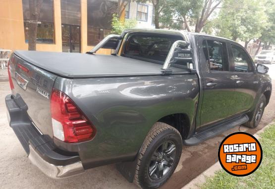 Camionetas - Toyota Hilux sr 4x2 2022 Diesel 28000Km - En Venta