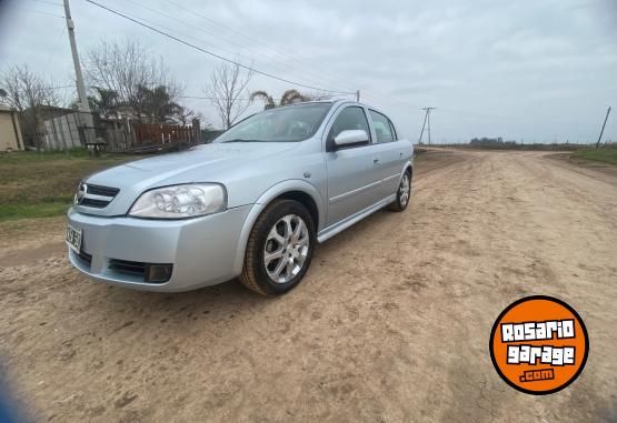 Autos - Chevrolet Astra gls 2011 Nafta 135000Km - En Venta