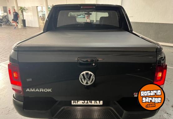 Camionetas - Volkswagen AMAROK BLACK STYLE 2022 Diesel 68000Km - En Venta