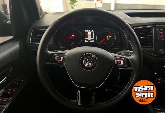 Camionetas - Volkswagen AMAROK BLACK STYLE 2022 Diesel 68000Km - En Venta