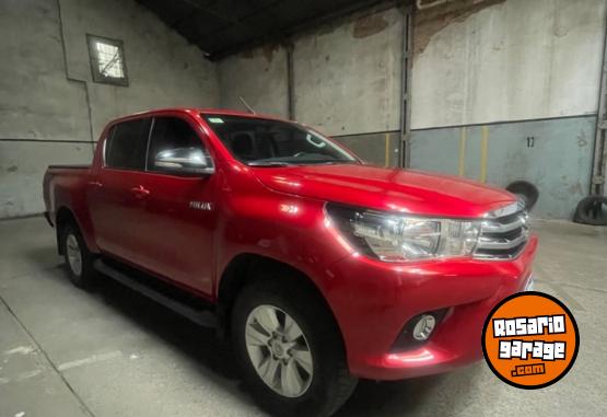 Camionetas - Toyota HILUX SRV 4x4 2016 Diesel 116000Km - En Venta