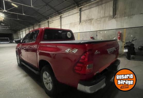 Camionetas - Toyota HILUX SRV 4x4 2016 Diesel 116000Km - En Venta