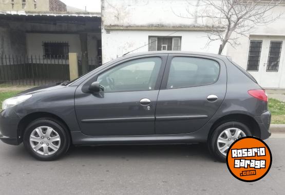 Autos - Peugeot 207 2015 Nafta 106000Km - En Venta