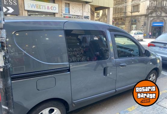 Utilitarios - Renault Kangoo  express confort 5 2022 Nafta 81000Km - En Venta