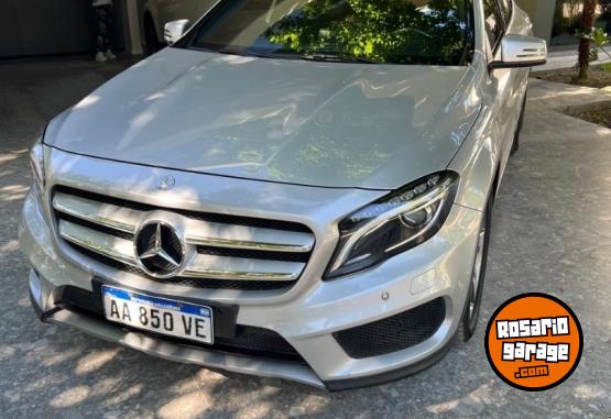 Autos - Mercedes Benz GLA 250 4matic 2017 Nafta 100000Km - En Venta