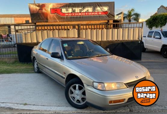 Autos - Honda Accord 1995 Nafta 180000Km - En Venta