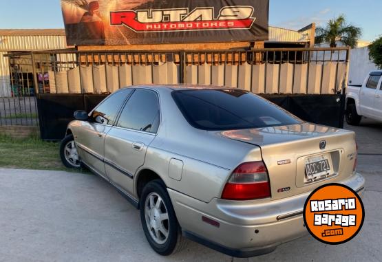 Autos - Honda Accord 1995 Nafta 180000Km - En Venta