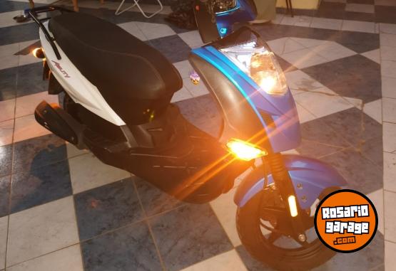 Motos - Kymco Agility 125 2023 Nafta 8000Km - En Venta